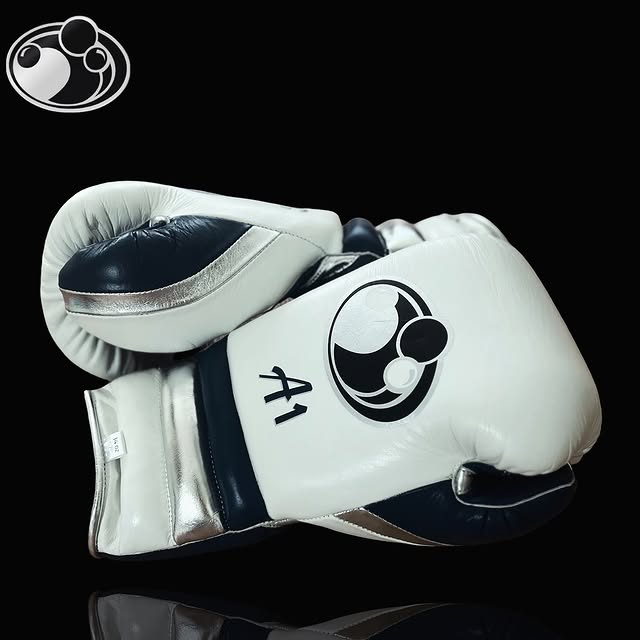 Grant Boxing Gloves White/Blue/Silver Lace-Up