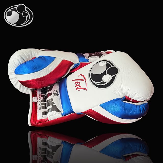 Grant Boxing Gloves White/Red/Blue Training
