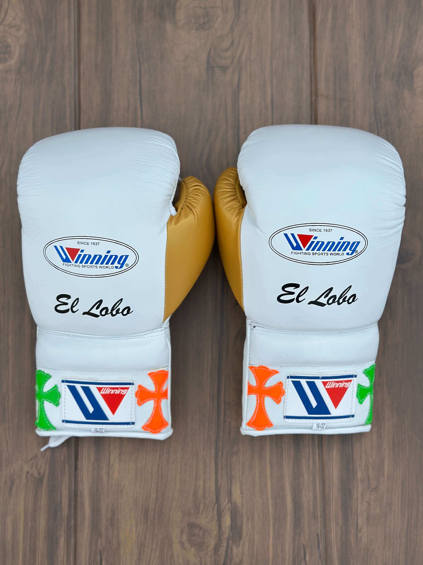 Winning Boxing Gloves White/Gold Training