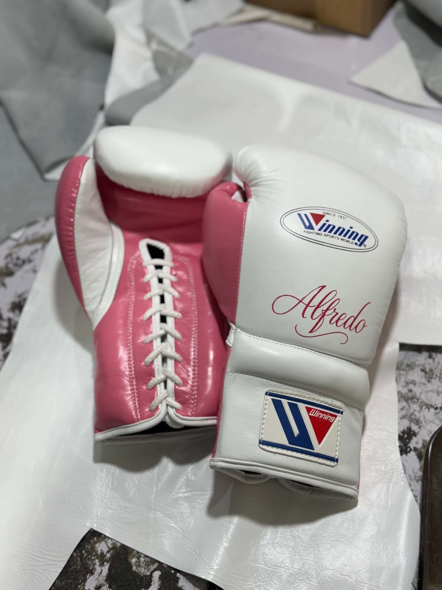 Winning Boxing Gloves White/Pink Lace-Up Training