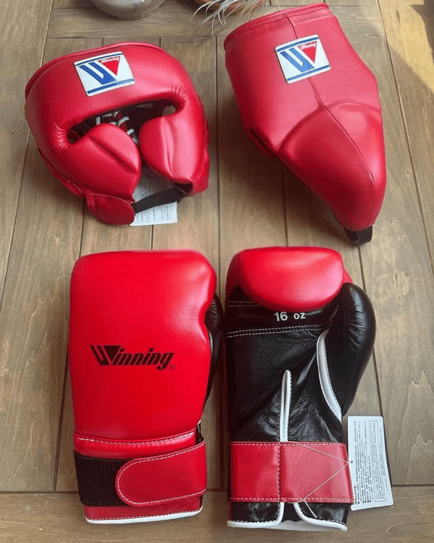 Winning Boxing Gloves Set Red/Black Boxing Training