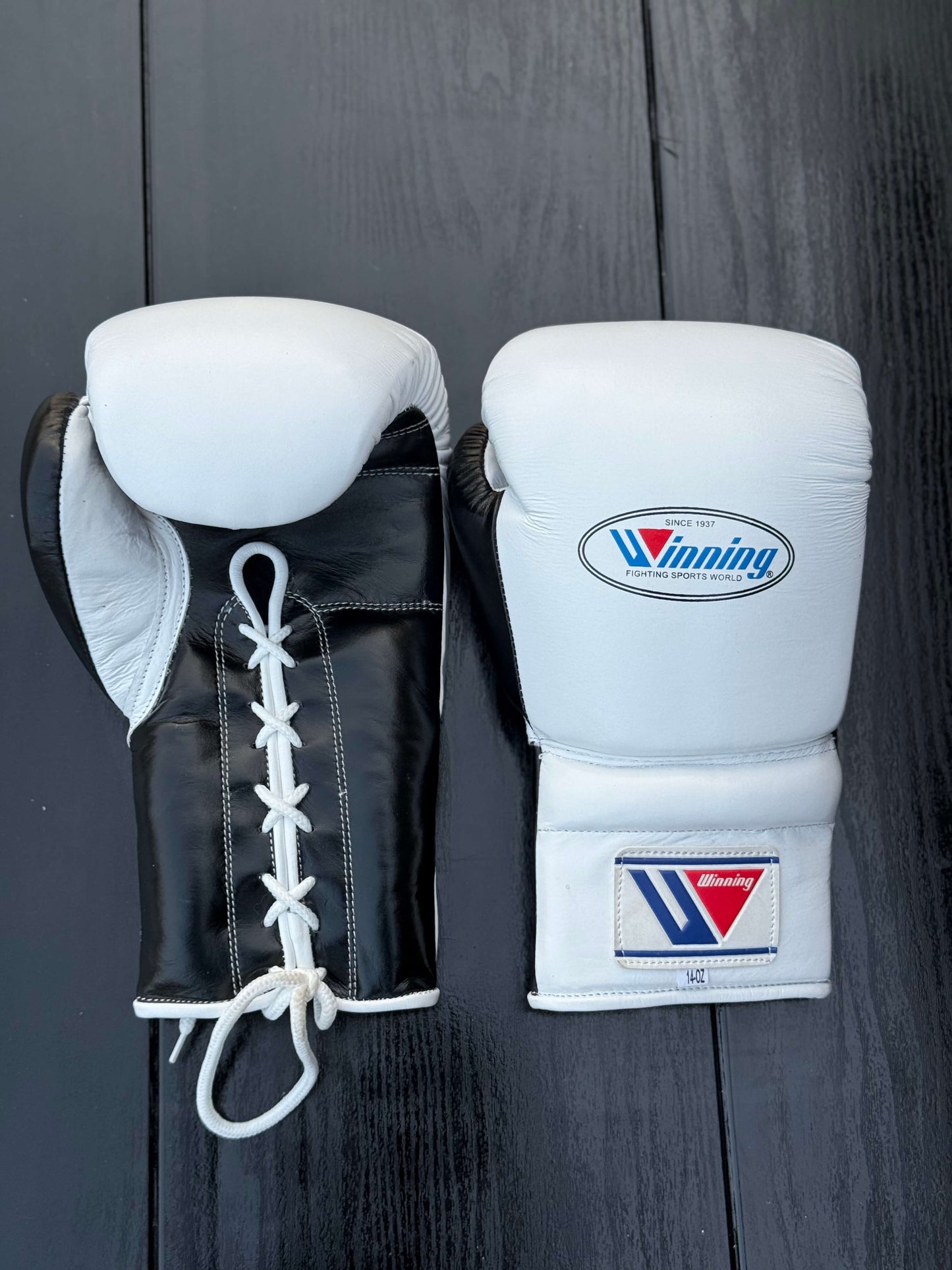 Winning Boxing Gloves White/Black Leather