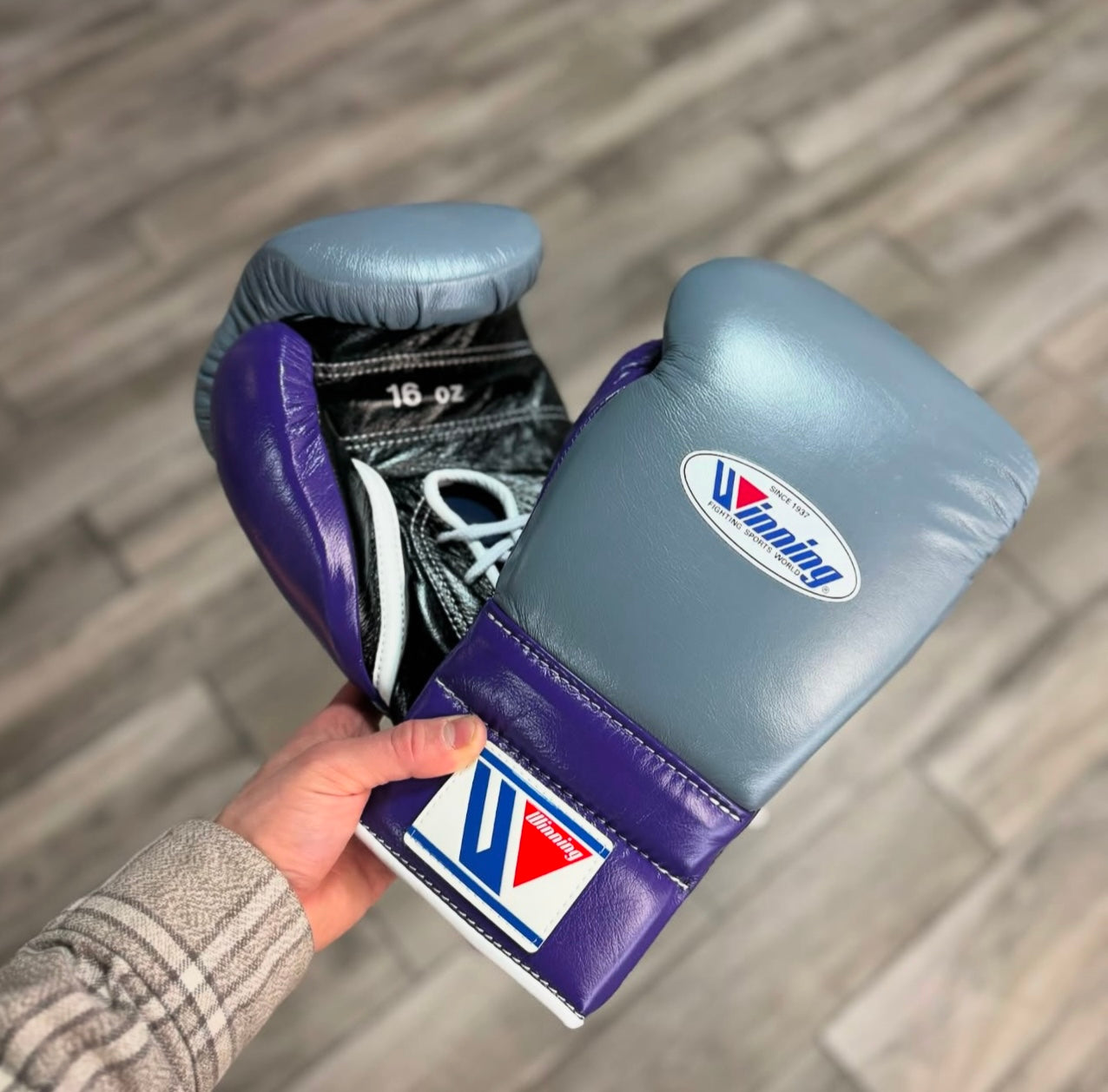 Winning Boxing Gloves Grey/Black/Purple Lace-Up 16oz