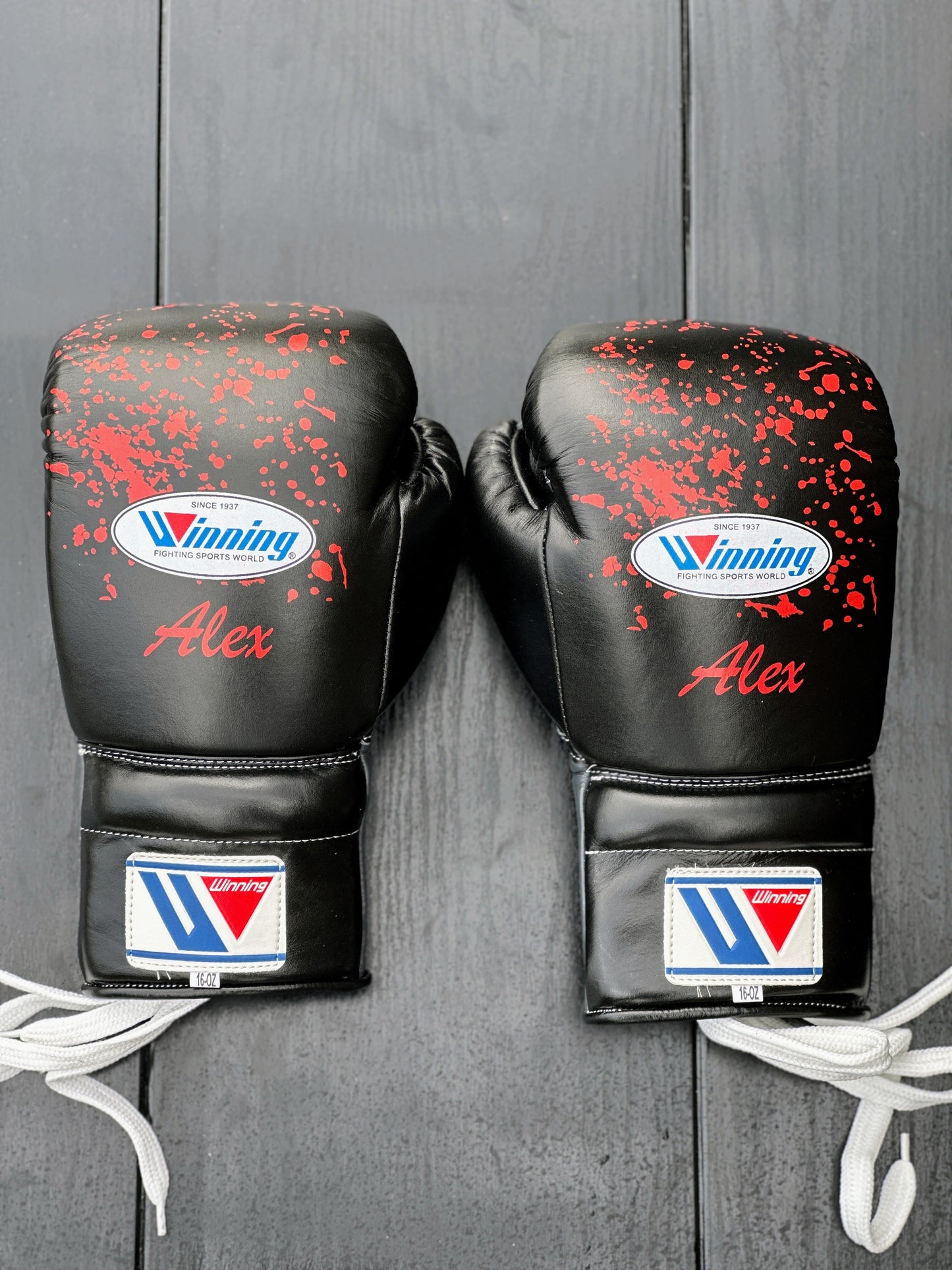 Winning Boxing Gloves Set Black/Red Training Set