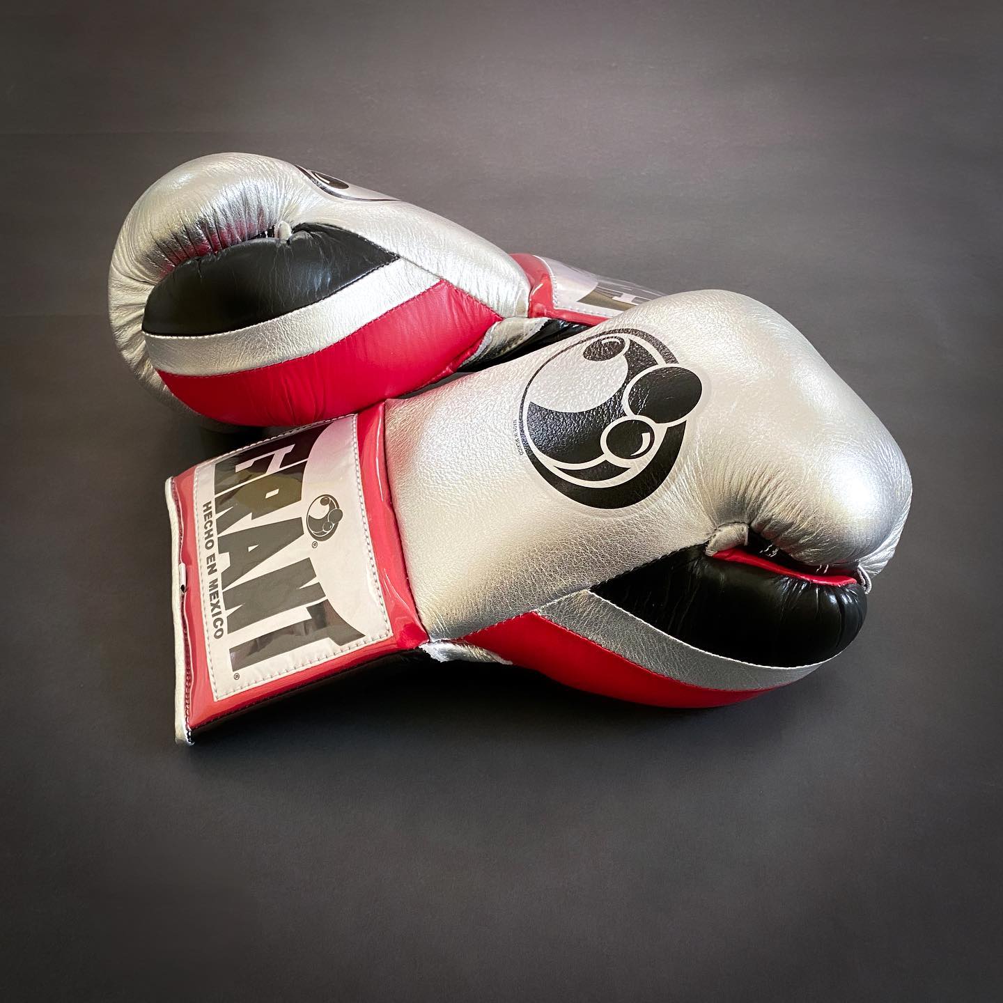 Grant Boxing Gloves Silver/Black/Red Leather