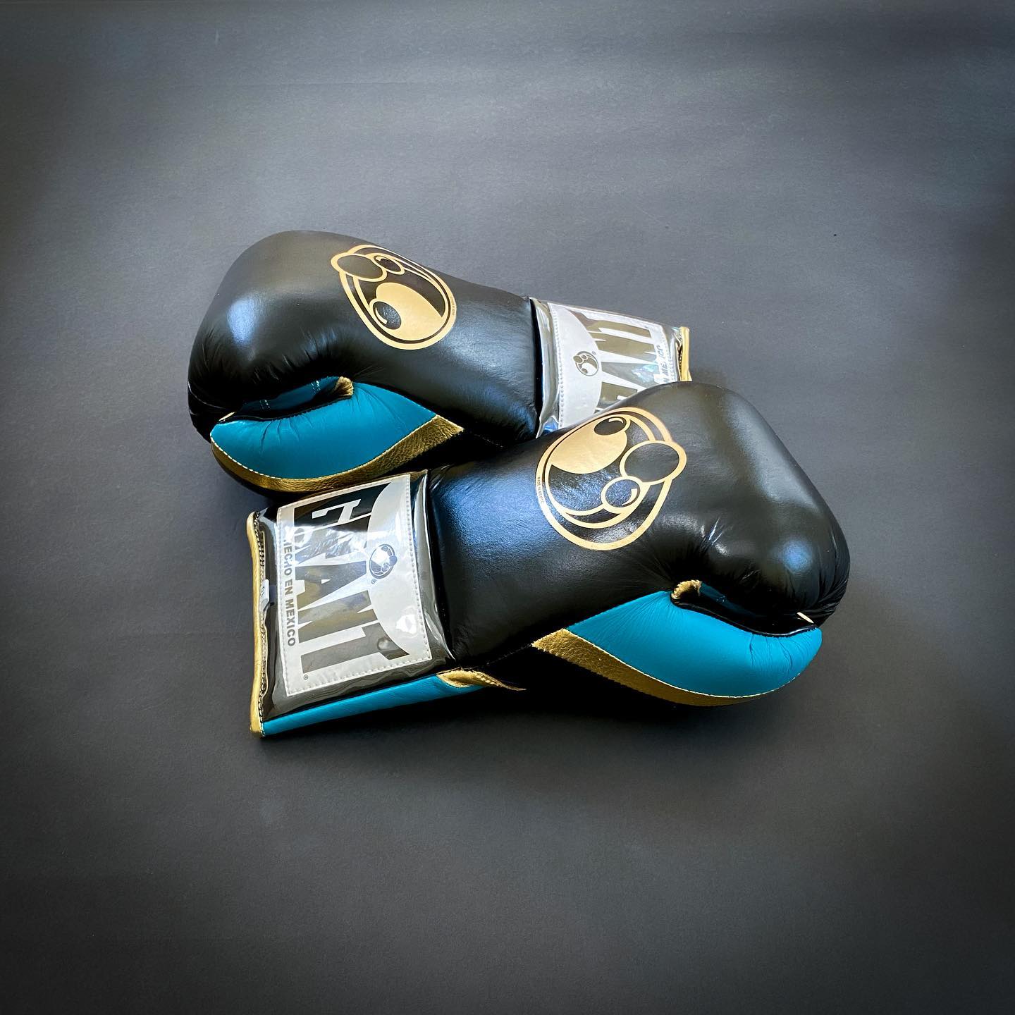 Grant Boxing Gloves Black/Blue/Gold Sparring
