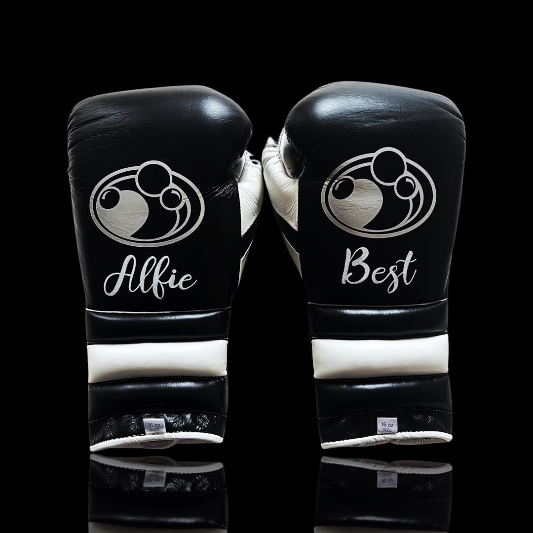 Grant Boxing Gloves Black/White/Silver Leather