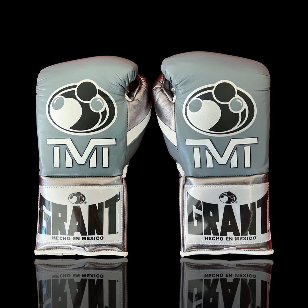 Grant Boxing Gloves Grey/Silver Heavy Bag