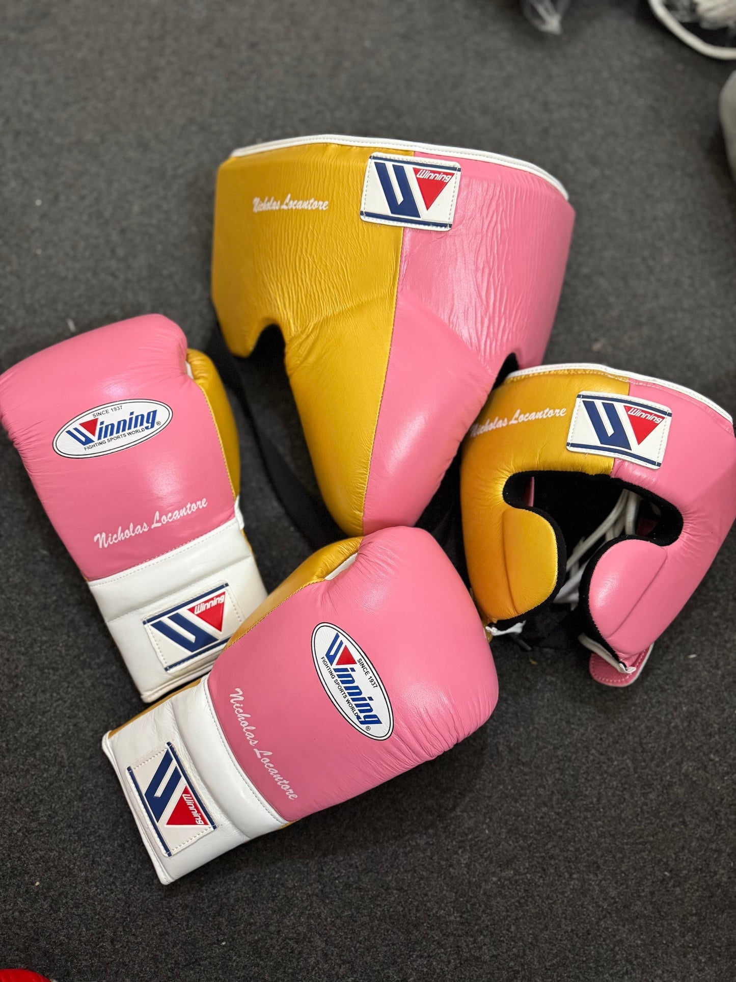Winning Boxing Gloves Set Pink/White/Gold Boxing Training