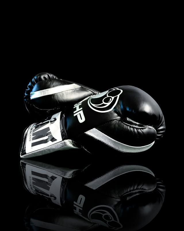 Grant Boxing Gloves Black/Silver Training