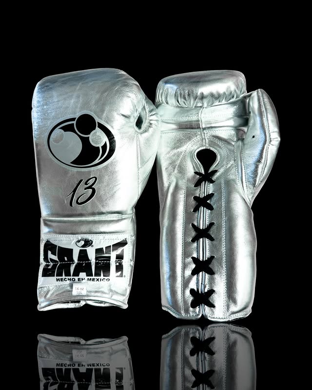Grant Boxing Gloves Silver/Black Leather
