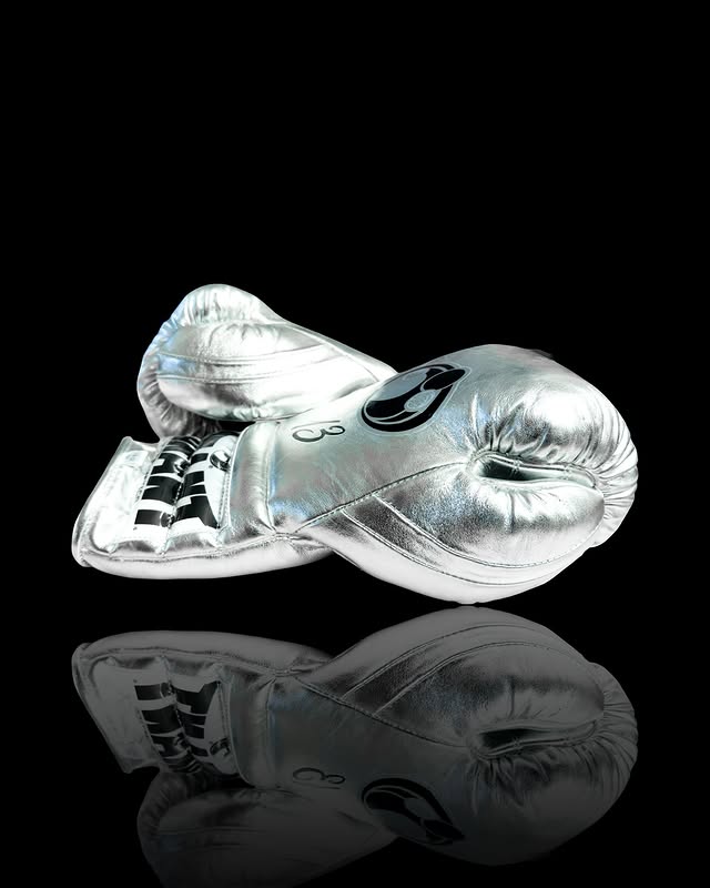 Grant Boxing Gloves Silver/Black Leather