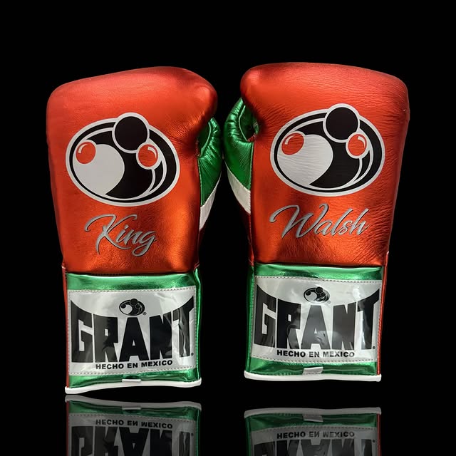 Grant Boxing Gloves Red/Green Fight Gear