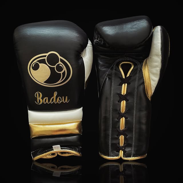 Grant Boxing Gloves Black/White/Gold Boxing Training