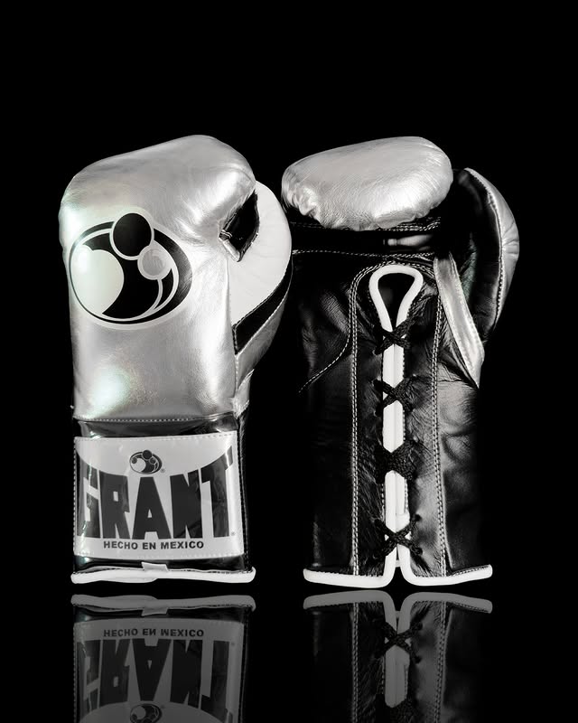 Grant Boxing Gloves Silver/Black Lace-Up