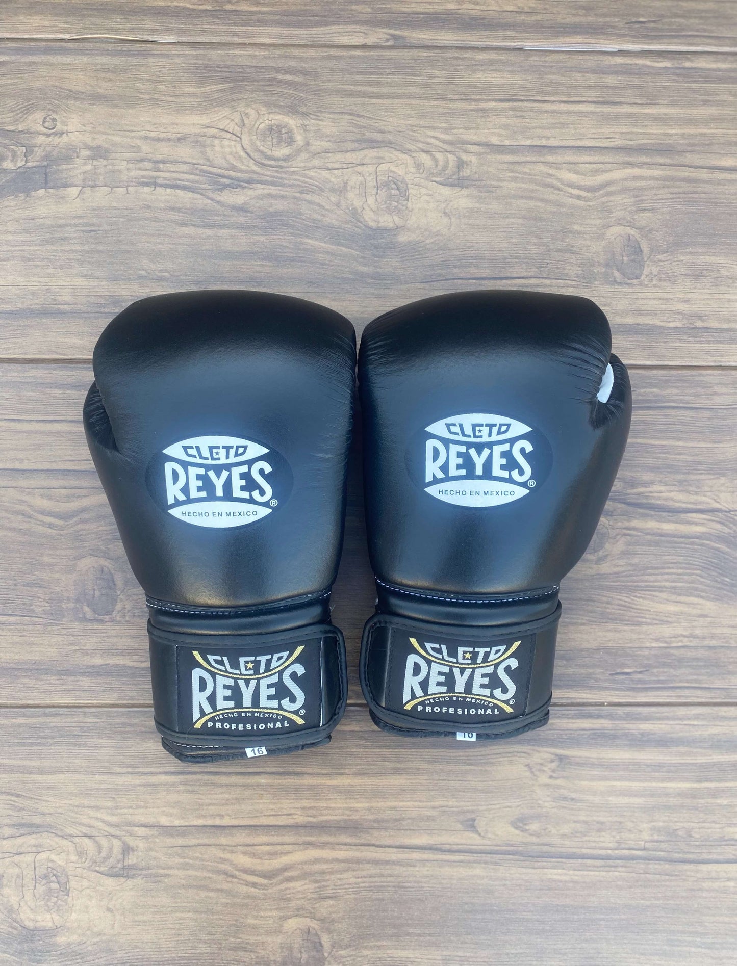 Cleto Reyes Boxing Gloves Black/White Custom