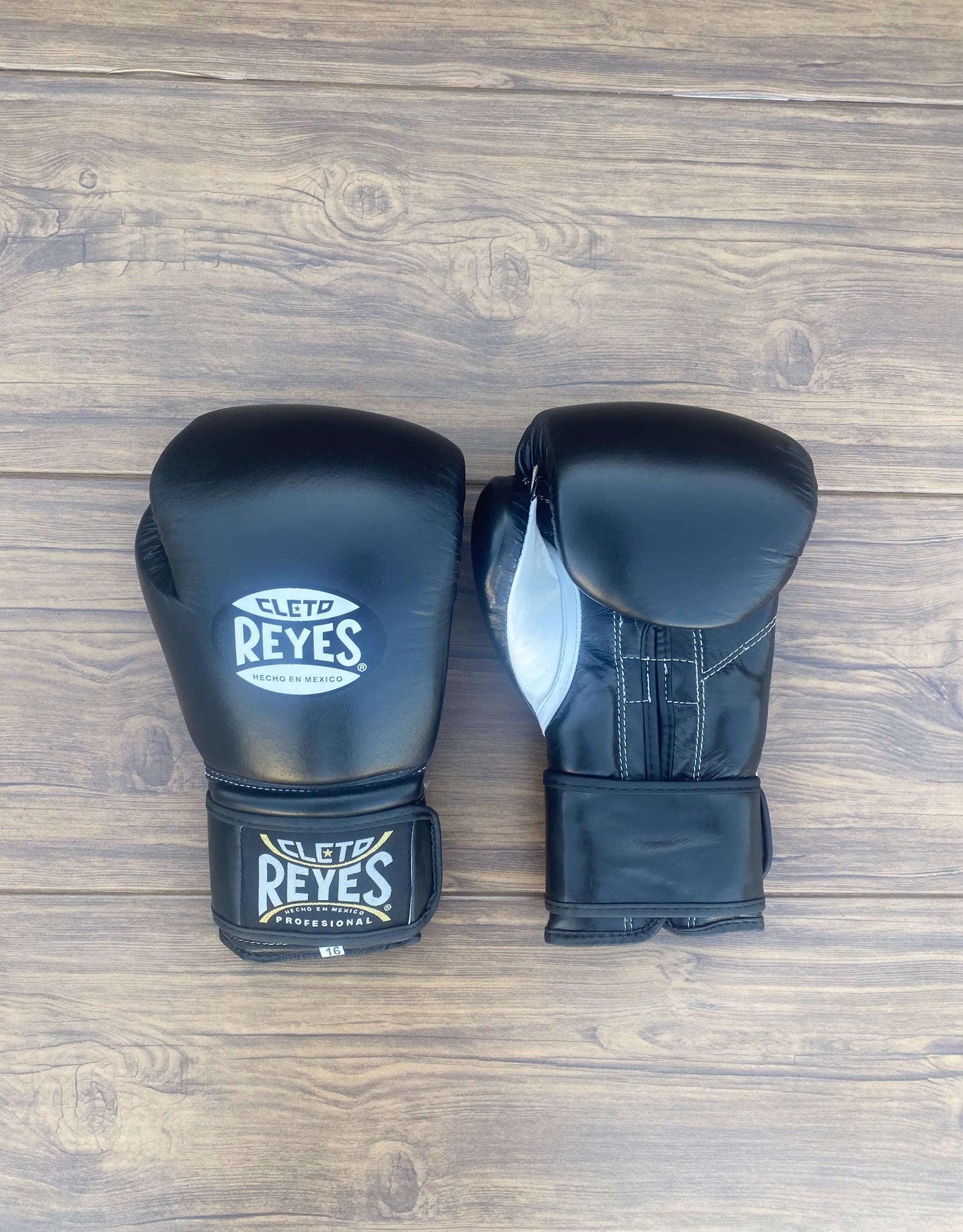 Cleto Reyes Boxing Gloves Black/White Custom