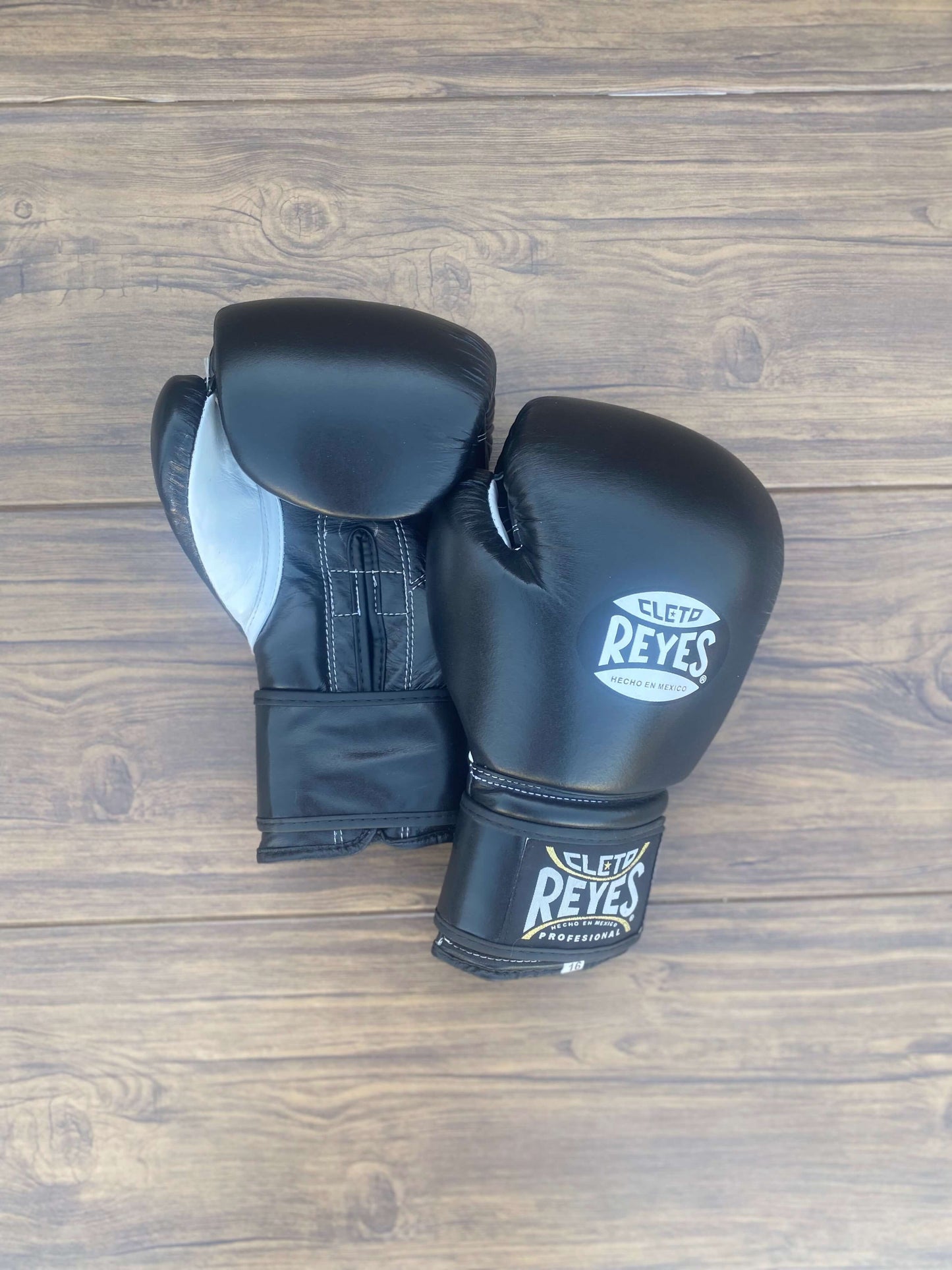 Cleto Reyes Boxing Gloves Black/White Custom