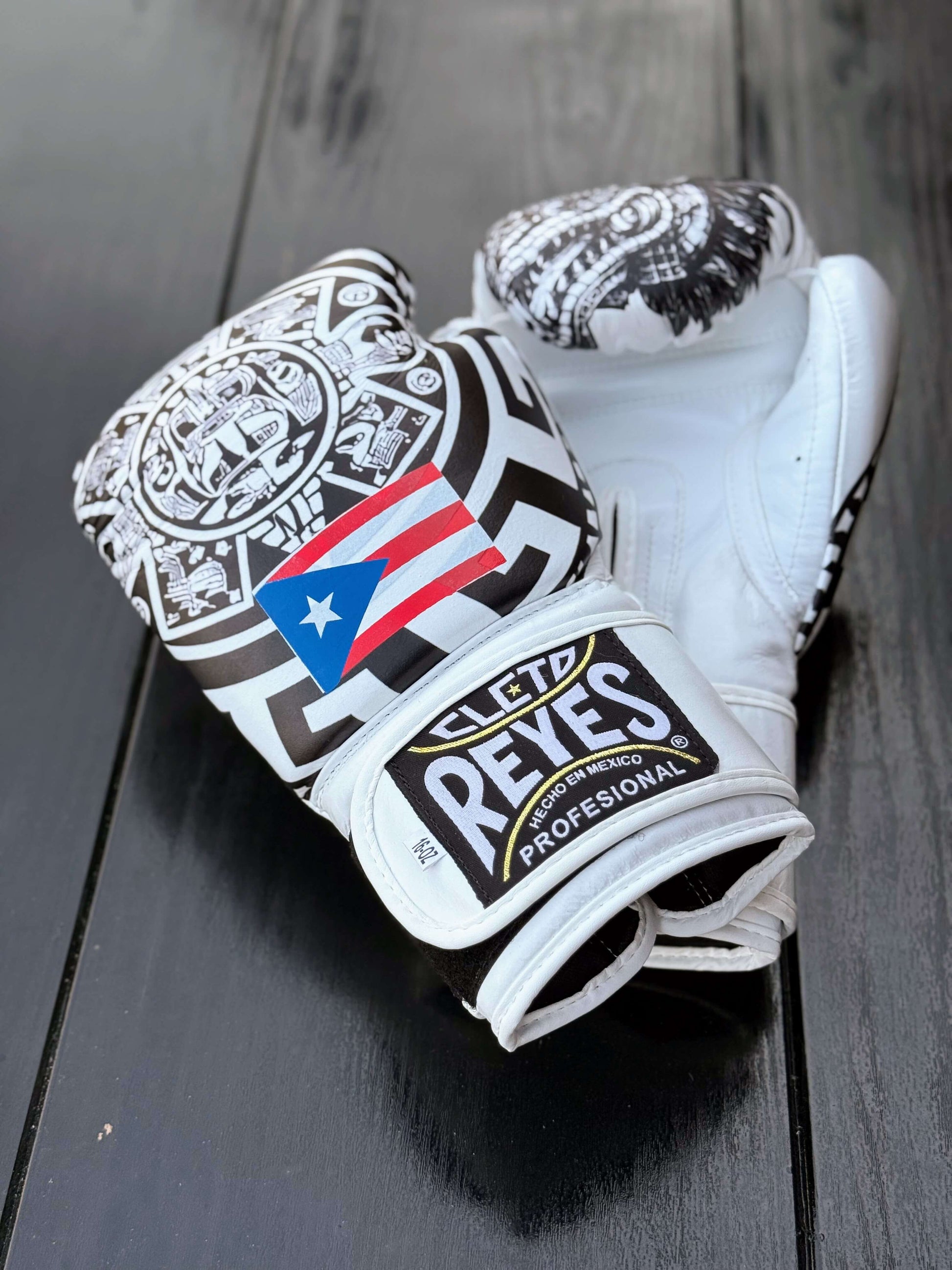 Cleto Reyes Boxing Gloves White/Black Velcro