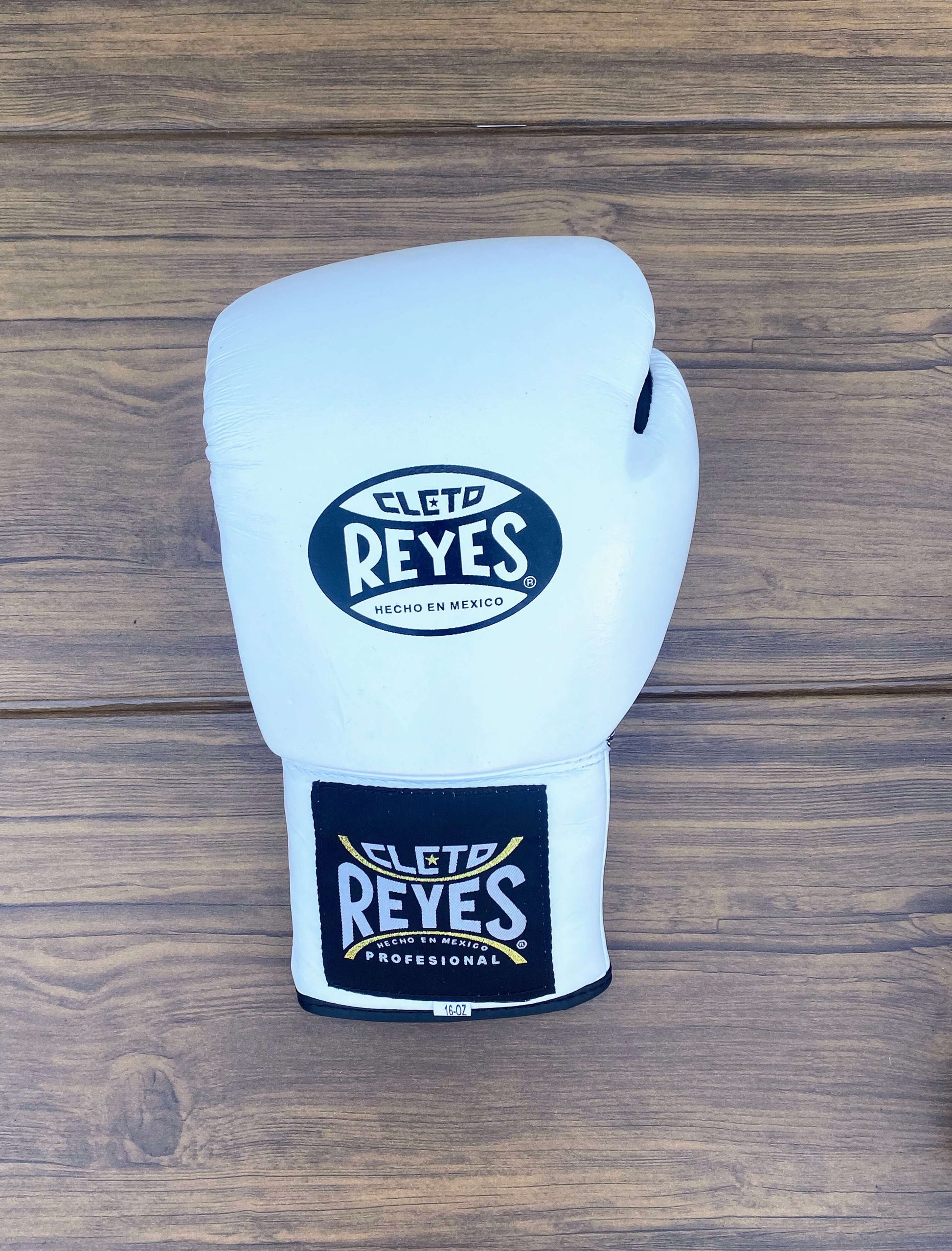 Cleto Reyes Boxing Gloves White/Black Leather