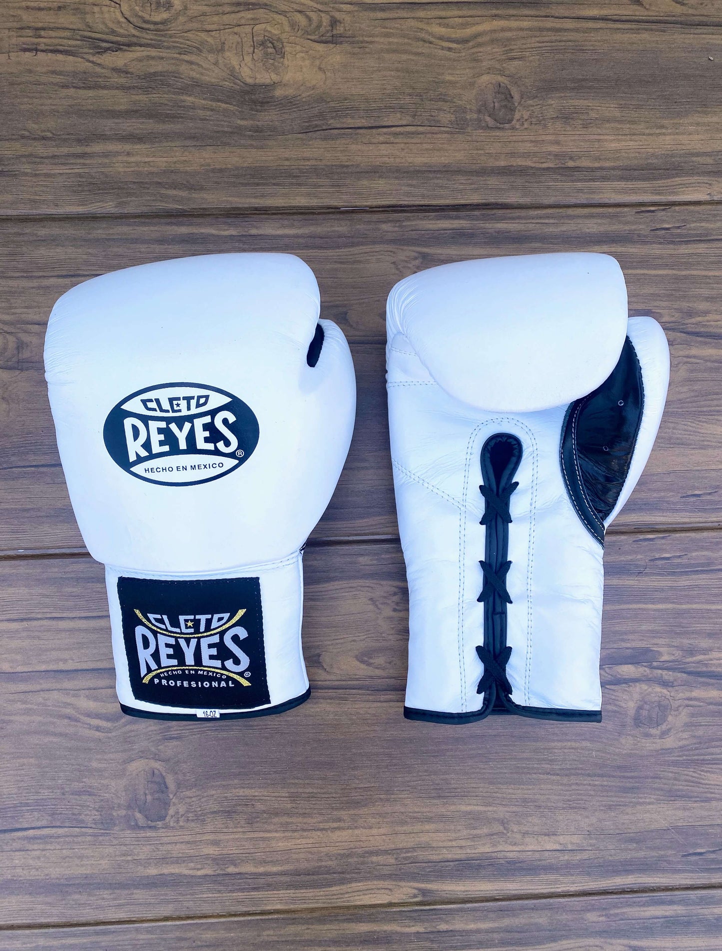 Cleto Reyes Boxing Gloves White/Black Leather