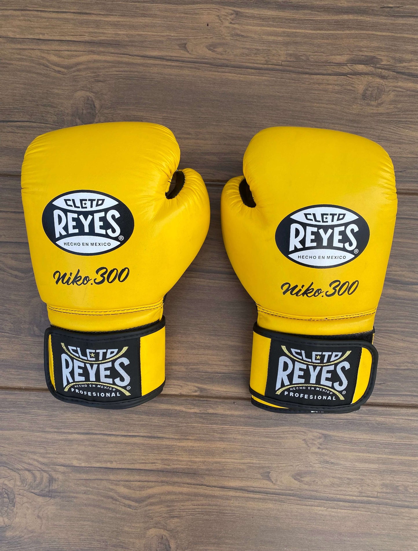 Cleto Reyes Boxing Gloves Yellow/Black Sparring
