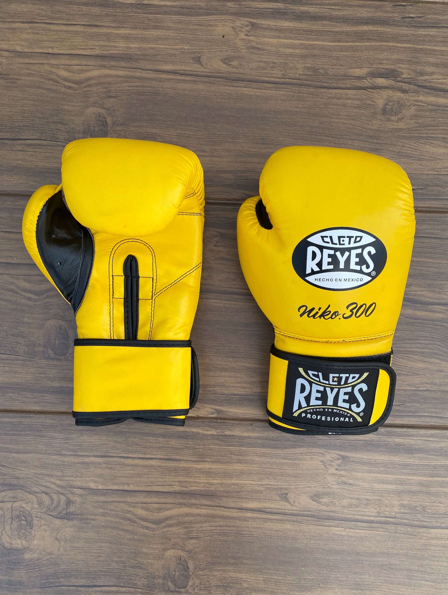 Cleto Reyes Boxing Gloves Yellow/Black Sparring