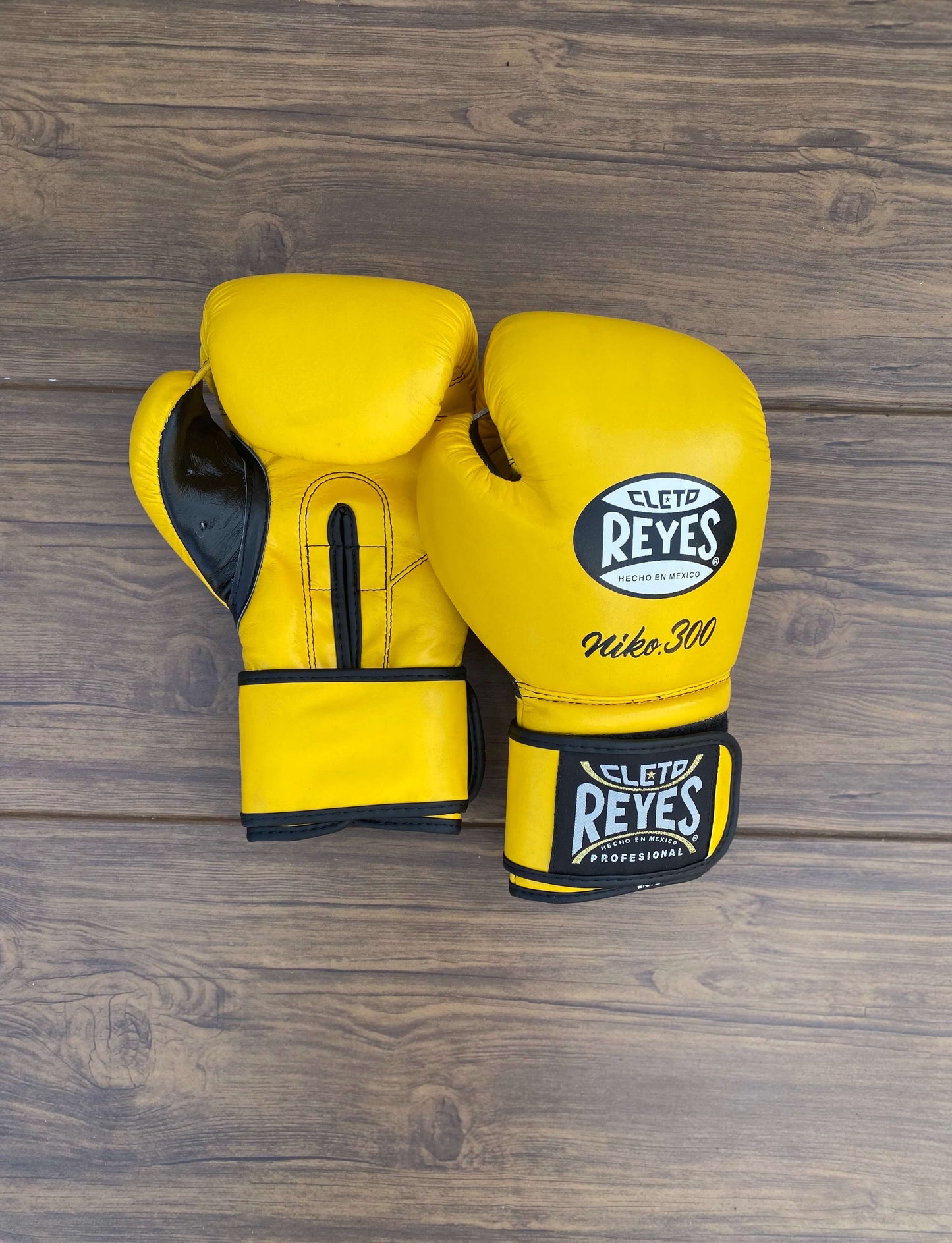 Cleto Reyes Boxing Gloves Yellow/Black Sparring