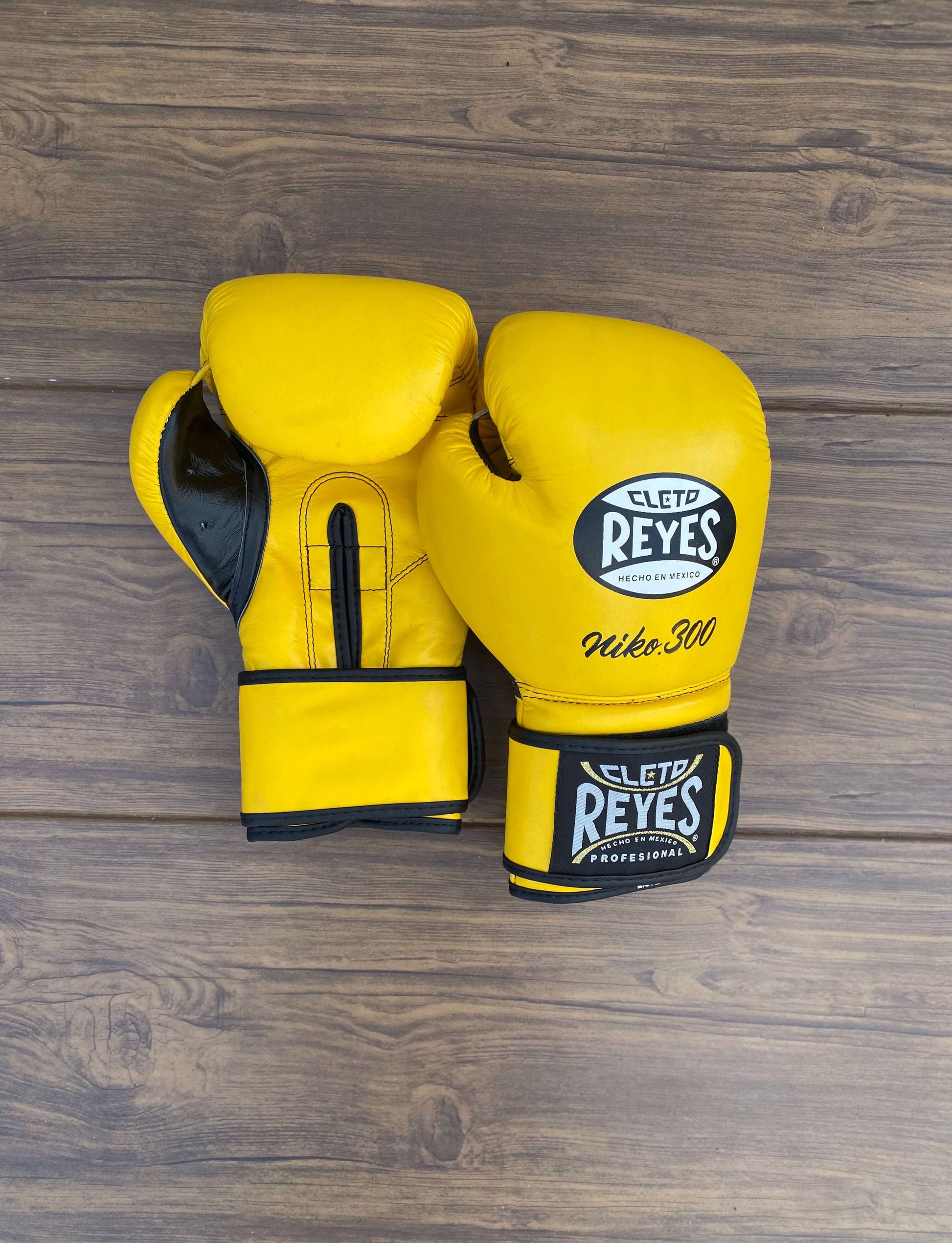 Cleto Reyes Boxing Gloves Yellow/Black Sparring