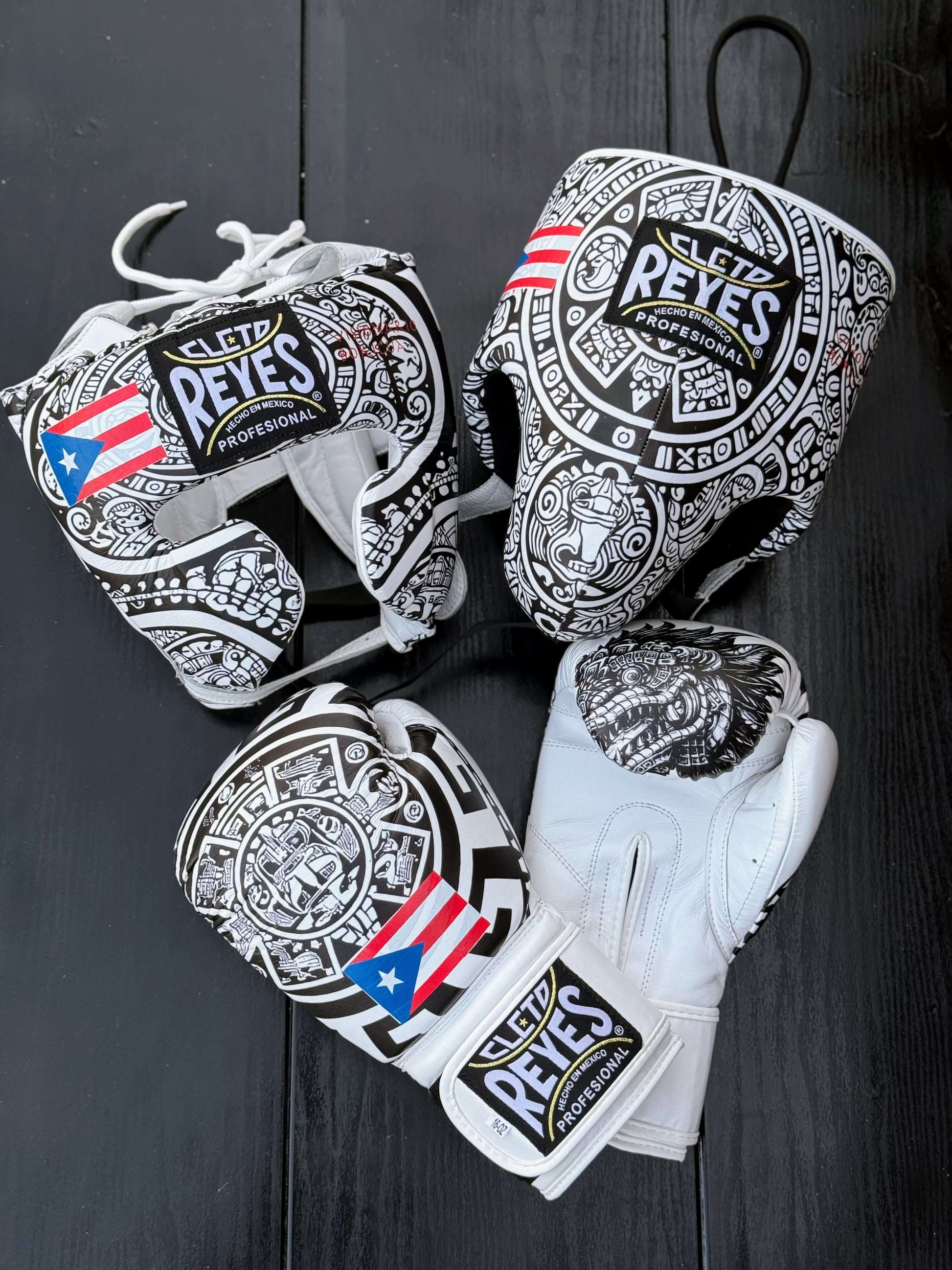 Cleto Reyes Boxing Set White/Black Boxing Gear