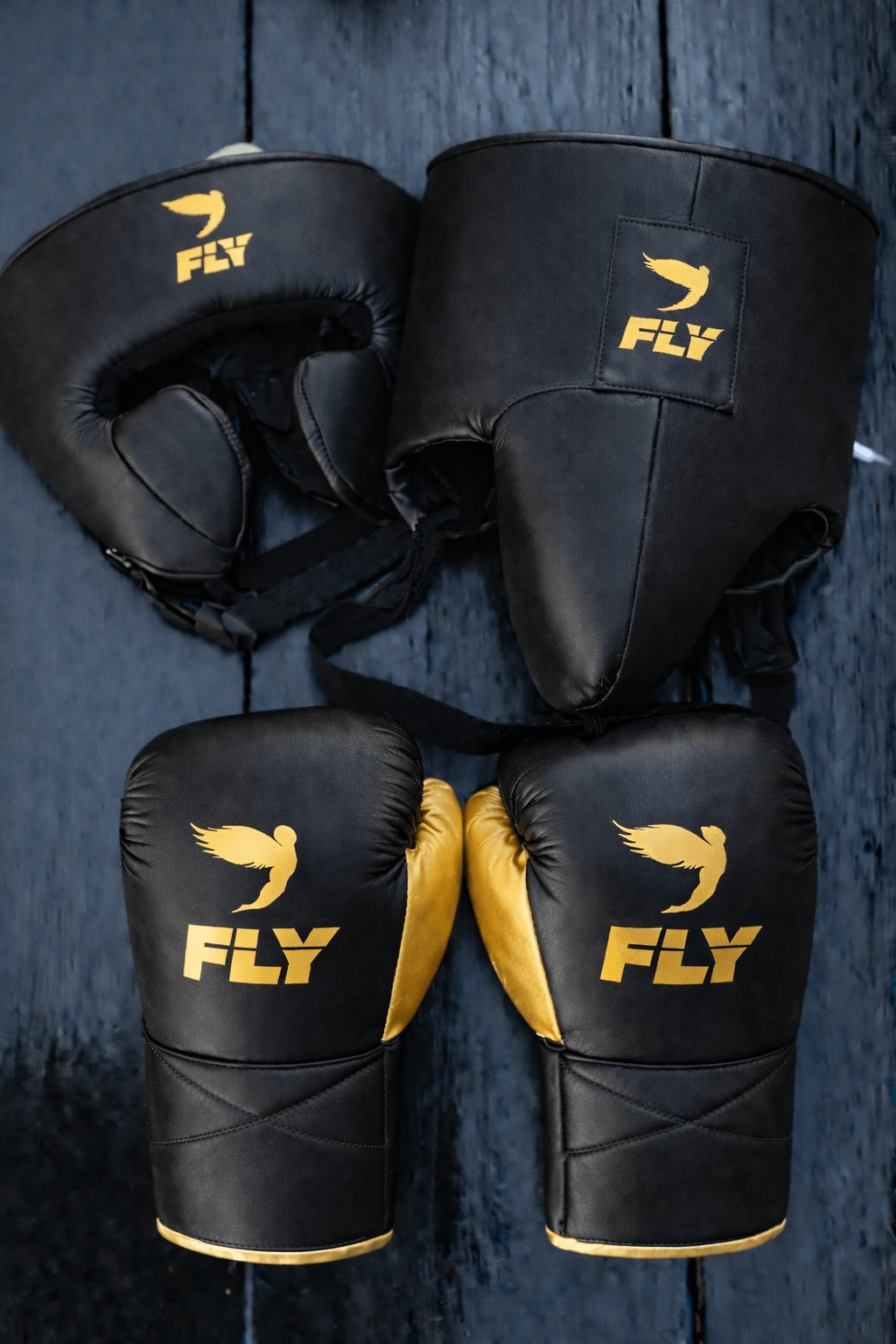 Fly Boxing Set Black/Gold Custom Fit