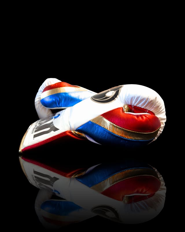 Grant Boxing Gloves White/Blue/Red/Gold Lace-Up 14oz