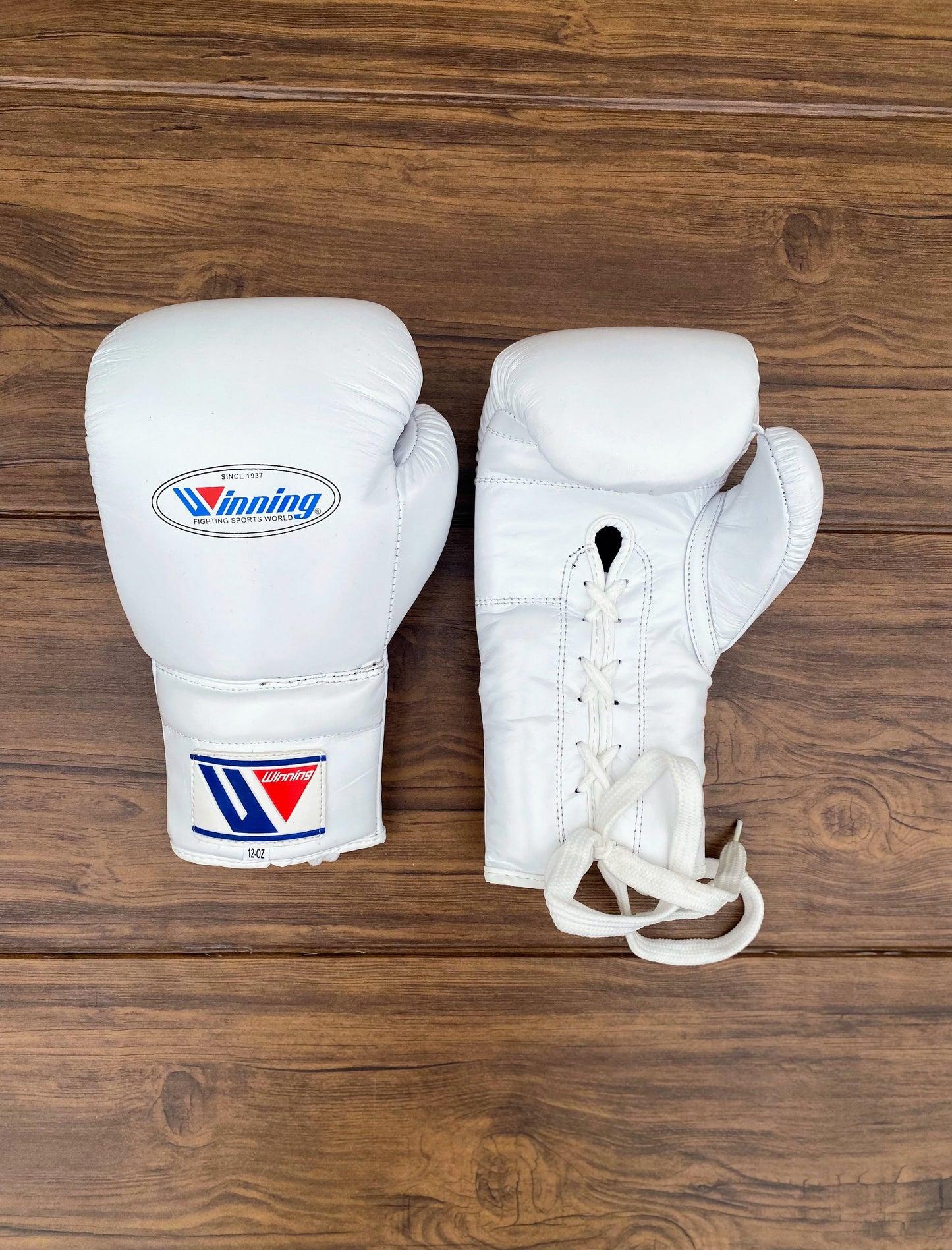 Winning Boxing Gloves Set White Protective Gear