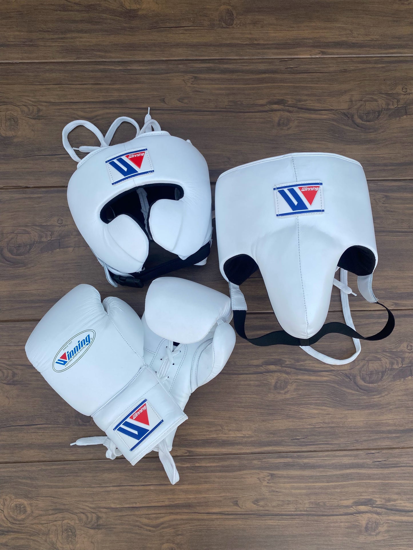 Winning Boxing Gloves Set White Sparring Set