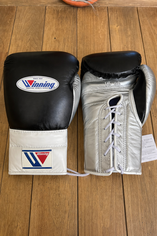 Winning Boxing Gloves Black/White/Silver Lace-Up 16oz