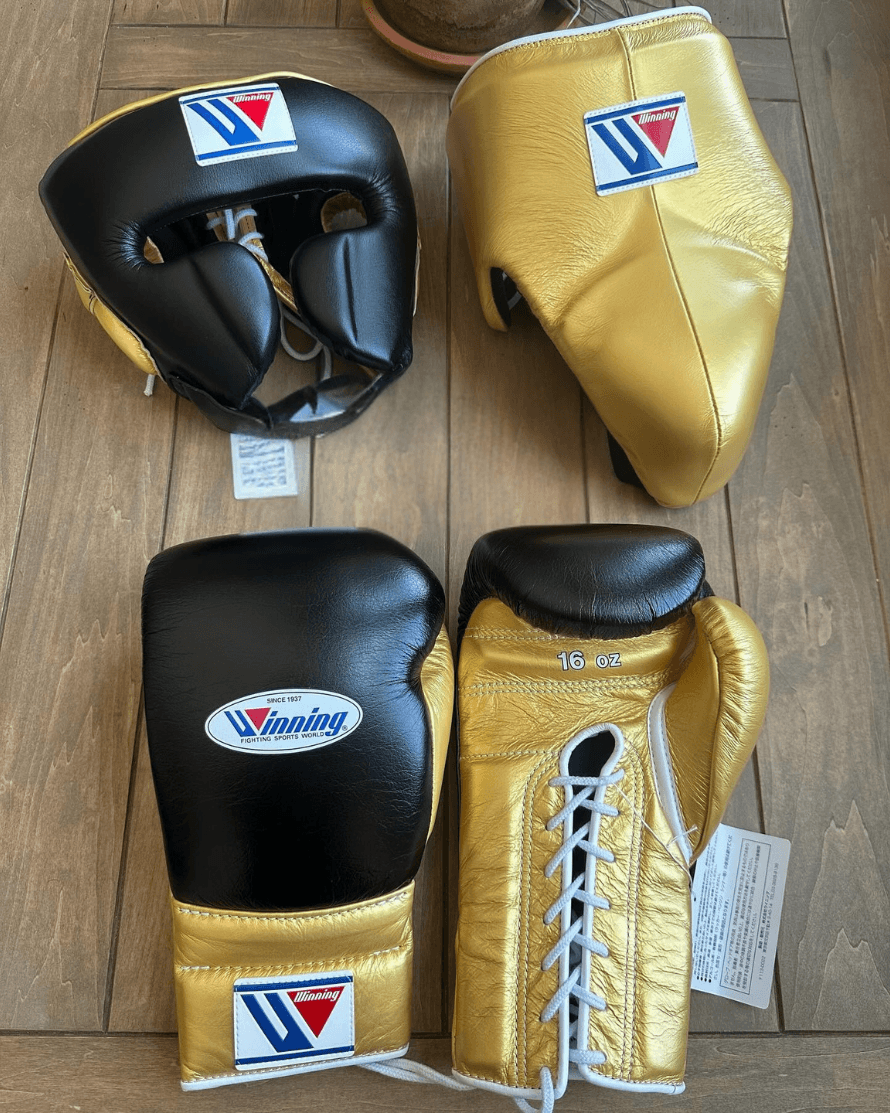 Winning Boxing Gloves Set Black/Gold Complete Set