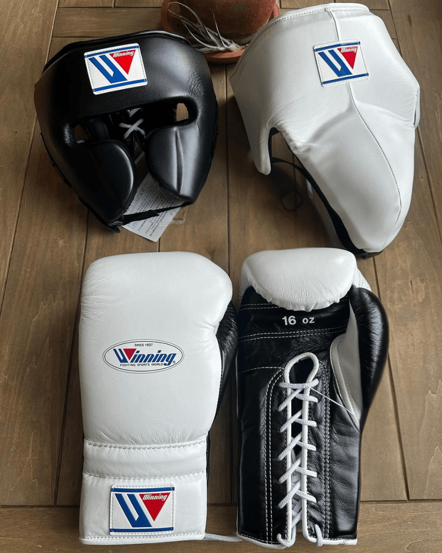 Winning Boxing Gloves Set White/Black Boxing Gear