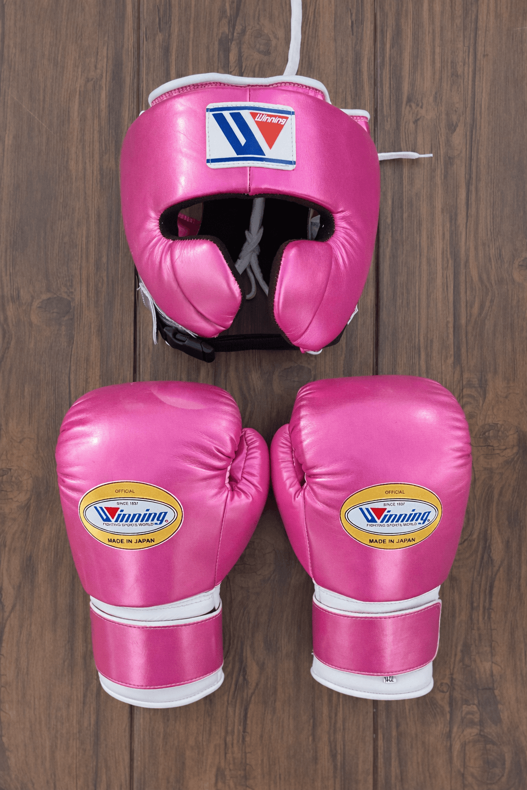 Winning Boxing Gloves Set Pink/White Complete Set