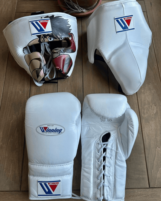 Winning Boxing Gloves Set White Protective Gear