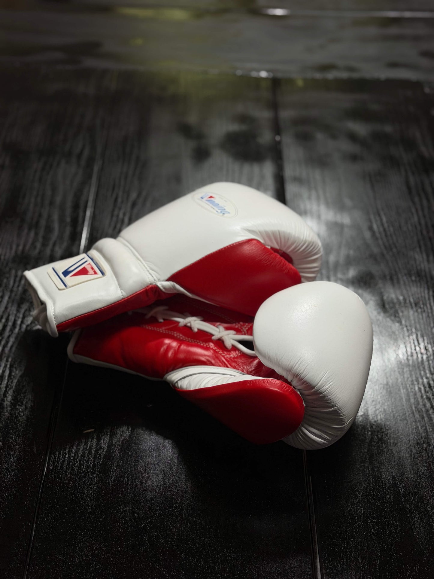 Winning Boxing Gloves White/Red Fight Gear