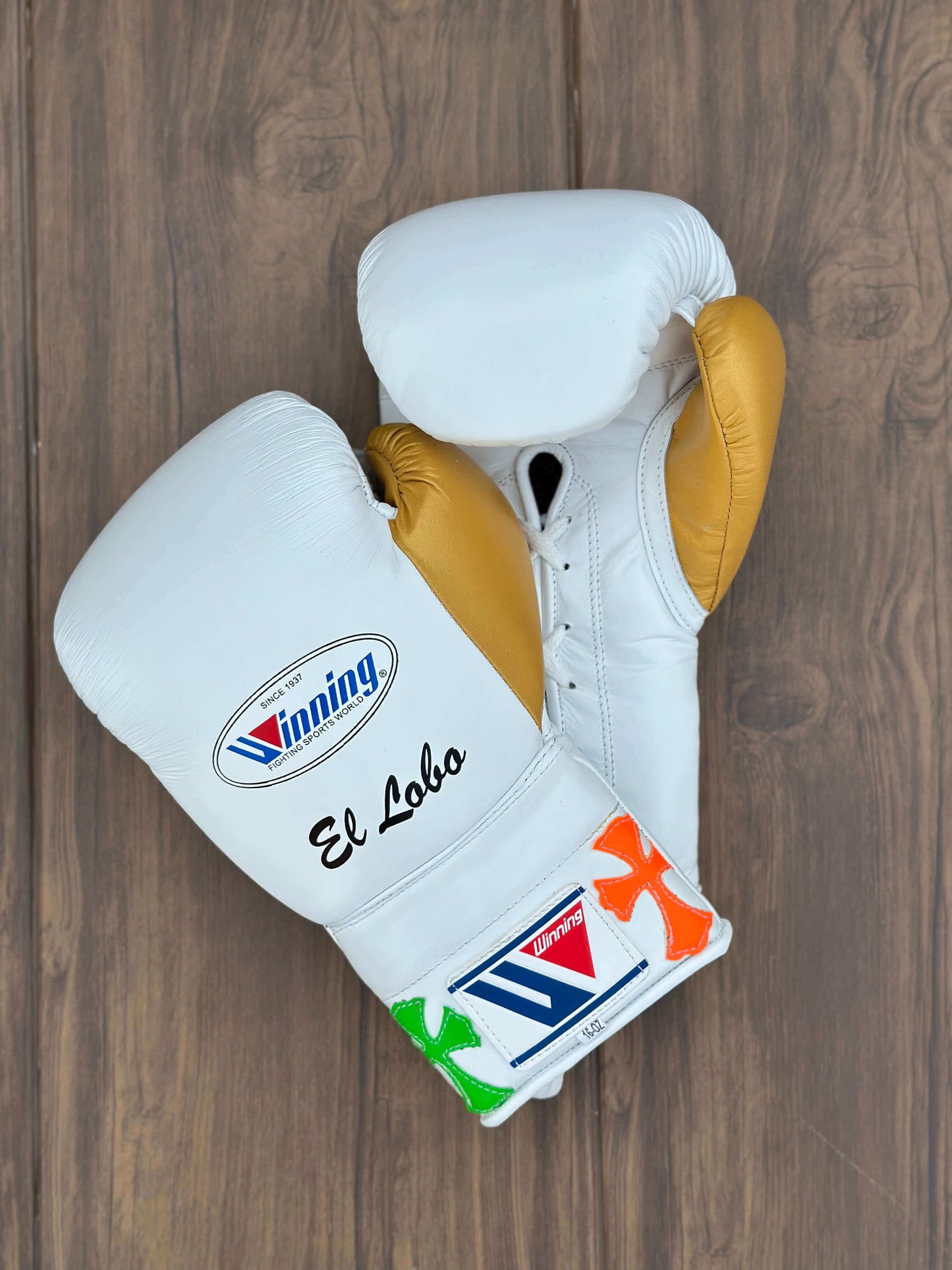 Winning Boxing Gloves White/Gold Training