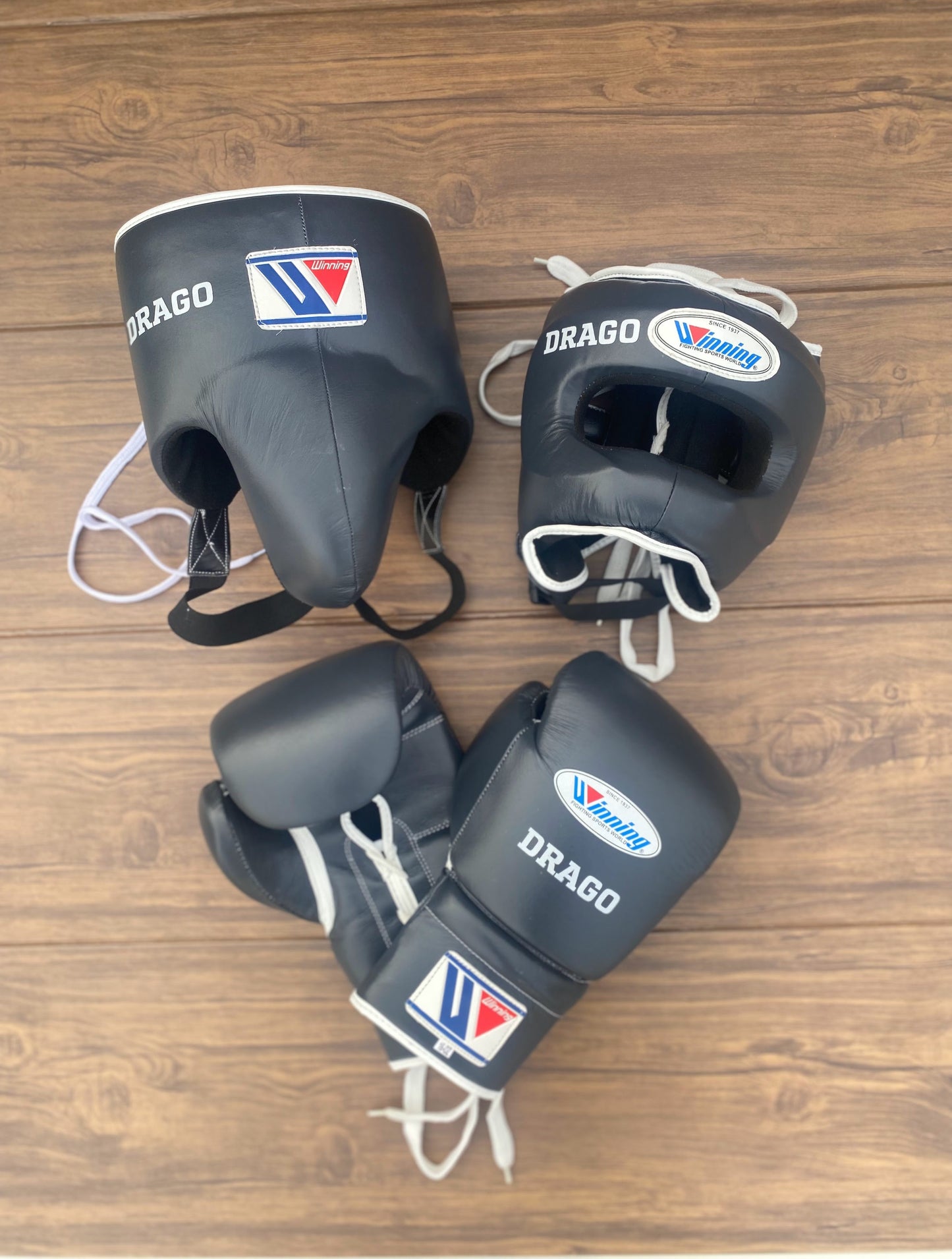 Winning Boxing Gloves Set Dark-Grey Complete Set
