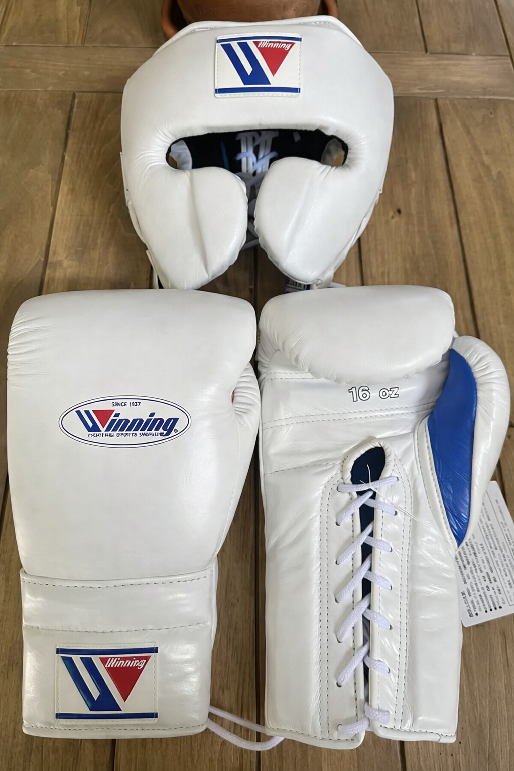 Winning Boxing Gloves Set White/Blue Protective Gear