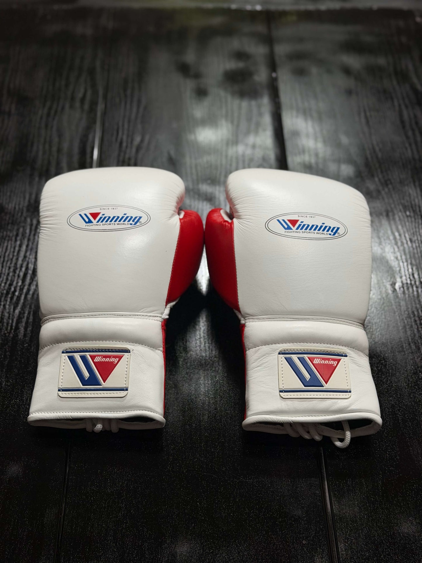 Winning Boxing Gloves White/Red Fight Gear