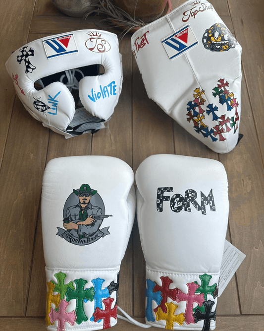 Winning Boxing Gloves Set White Lace-Up Gloves
