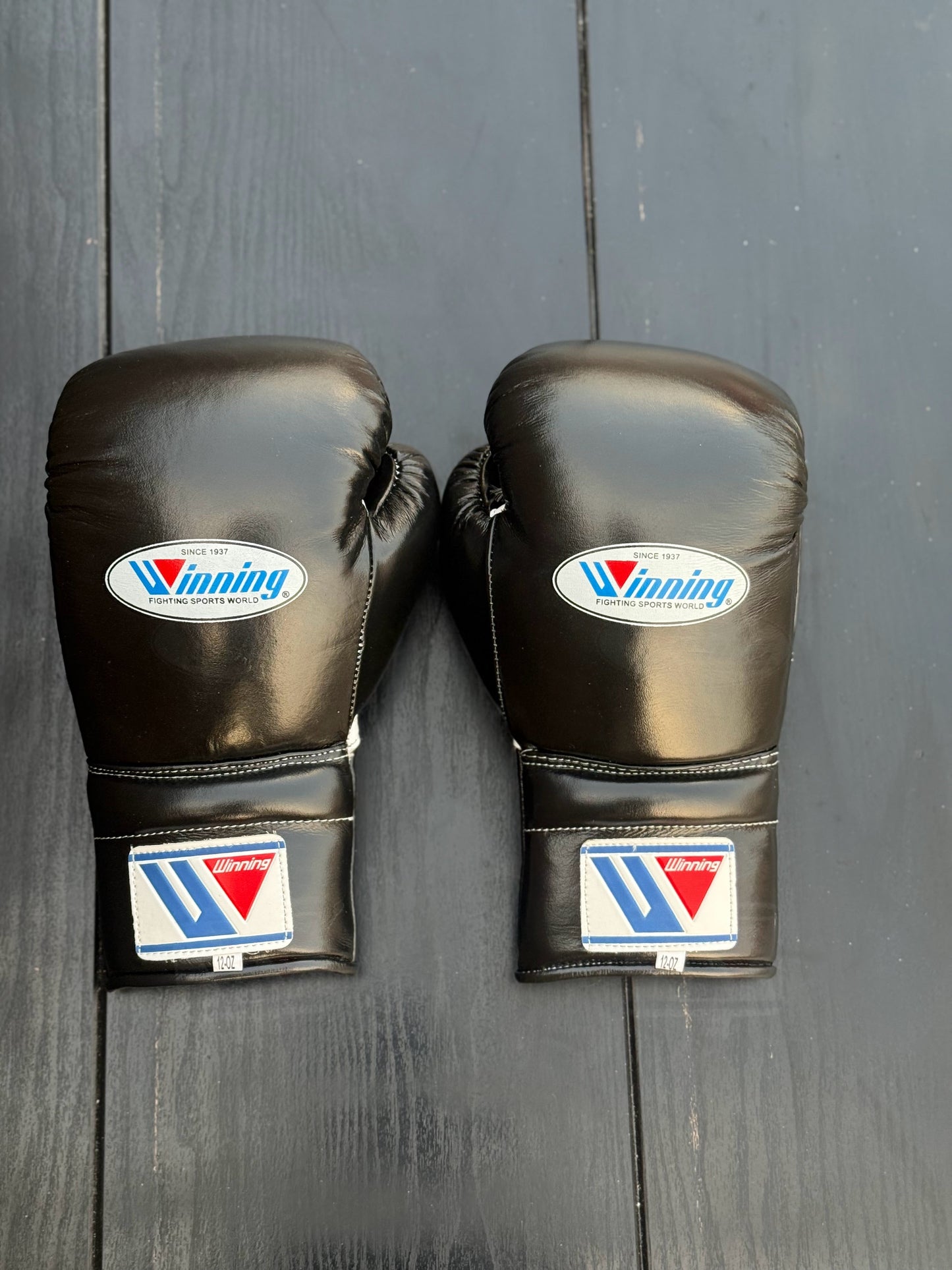 Winning Boxing Gloves Black Lace-Up