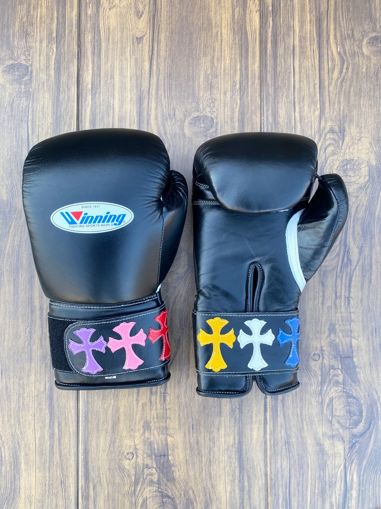Winning Boxing Gloves Black Heavy Bag