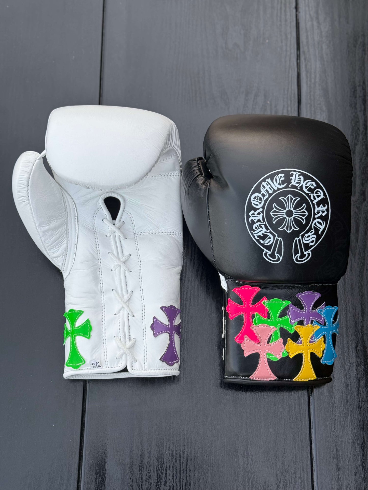 Winning Boxing Gloves White/Black Sparring