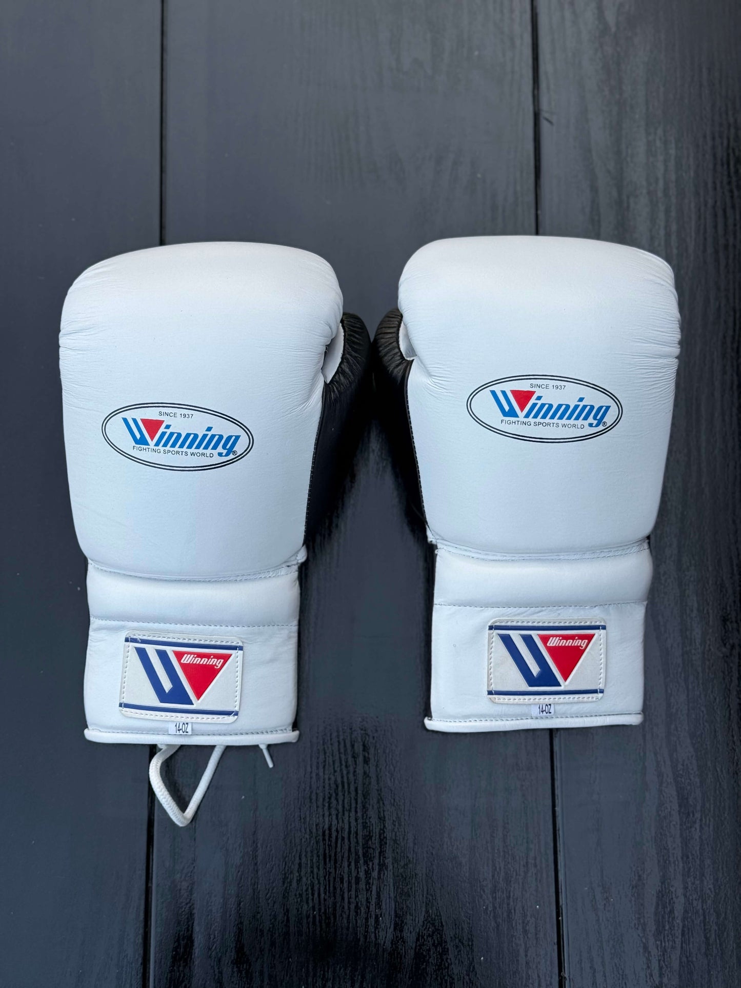 Winning Boxing Gloves White/Black Leather