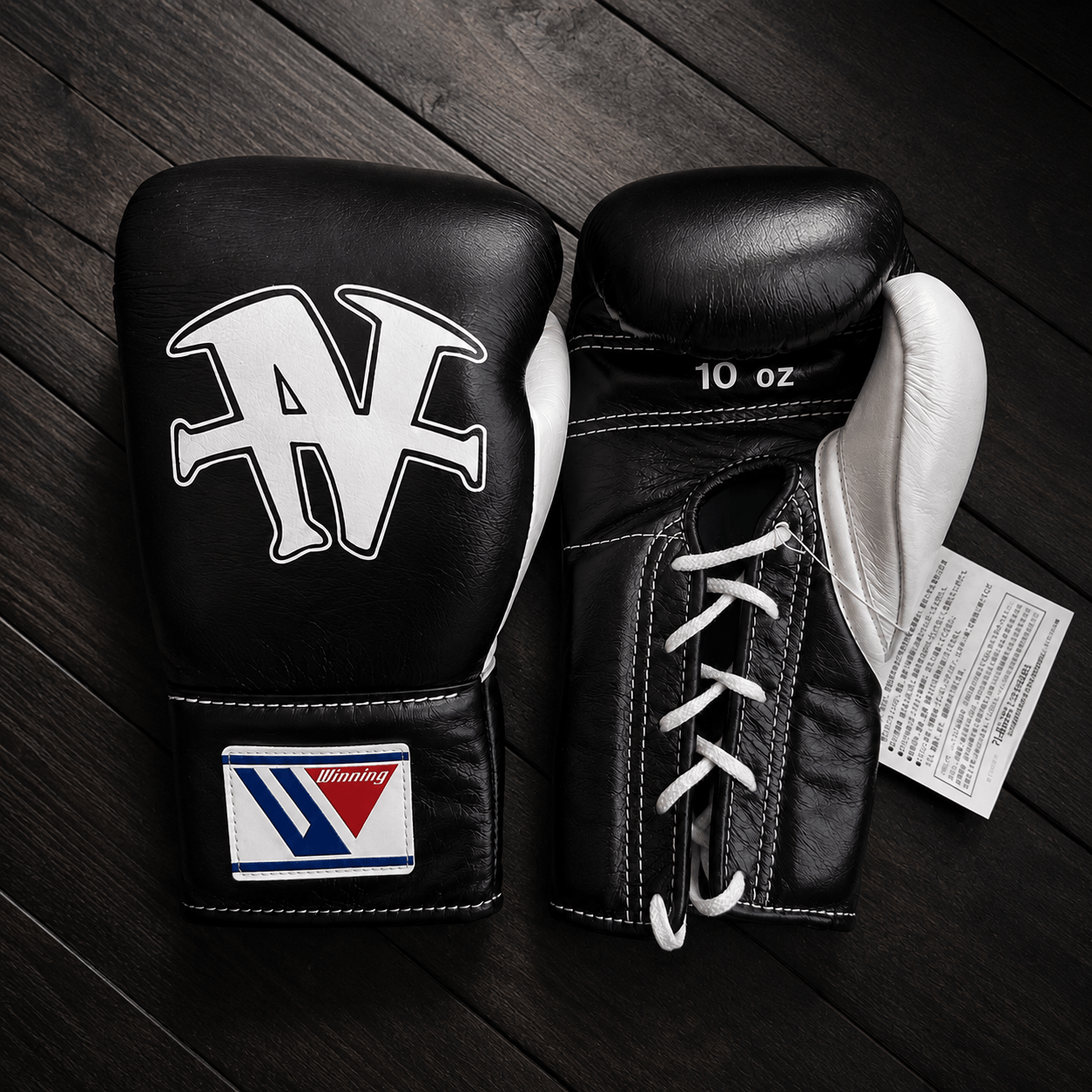 Winning Boxing Gloves Black/White Sparring